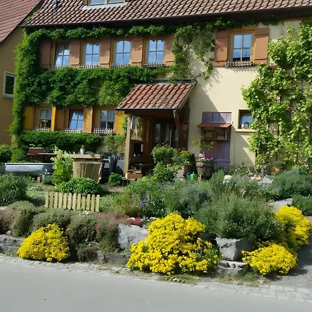 Schuler-haus بيت للعطل